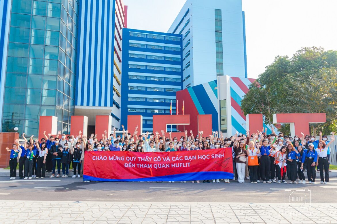 huflit-bat-dau-xet-hoc-ba-2024